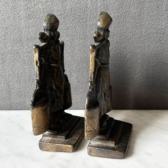 Vintage Dutch Milk Maid Bookends Cast Iron Dutch Girl with Milk Pails Door Stop - Picture 5 of 10